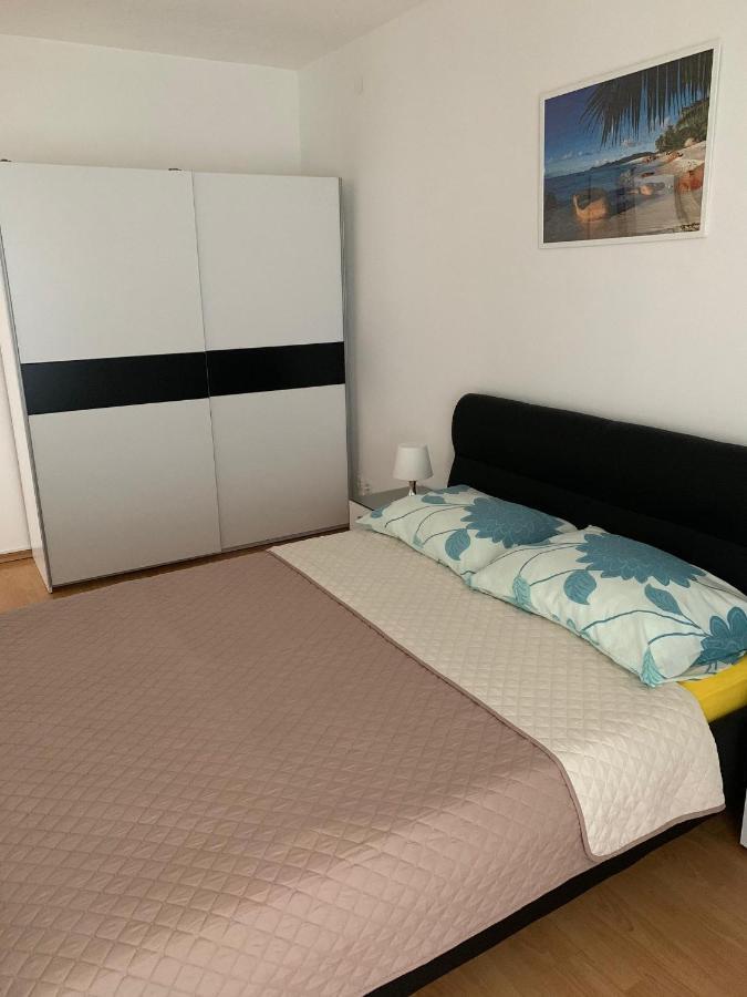 Sobe I Apartmani Til Crikvenica Exterior foto